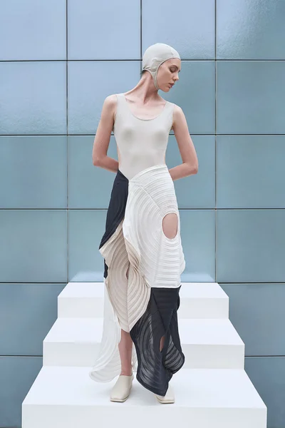 Look 1